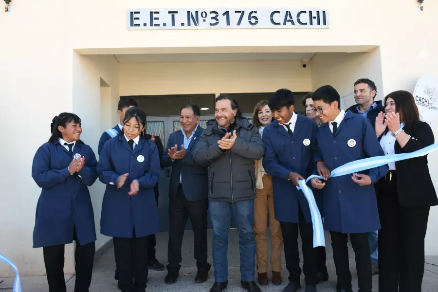 cachi saenz inauguro la primera escuela tecnica del alto valle calchaqui