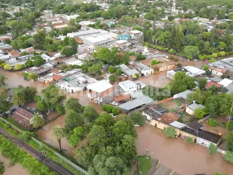 temporal historico en el galpon escuelas inundadas y el juramento en niveles criticos