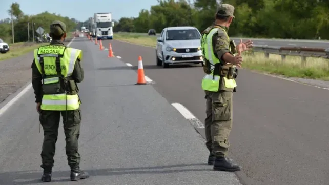 escandalo detuvieron a 23 gendarmes por cobrar coimas de hasta 600 000 a camioneros en puestos de ruta