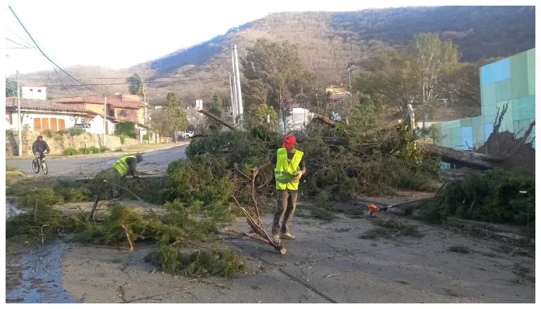 vientos de hasta 90 km h rige alerta para capital y el valle de lerma