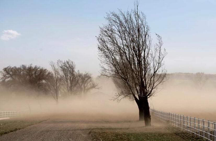 alerta por viento zonda preven rafagas de hasta 90 km h y piden extremar los cuidados