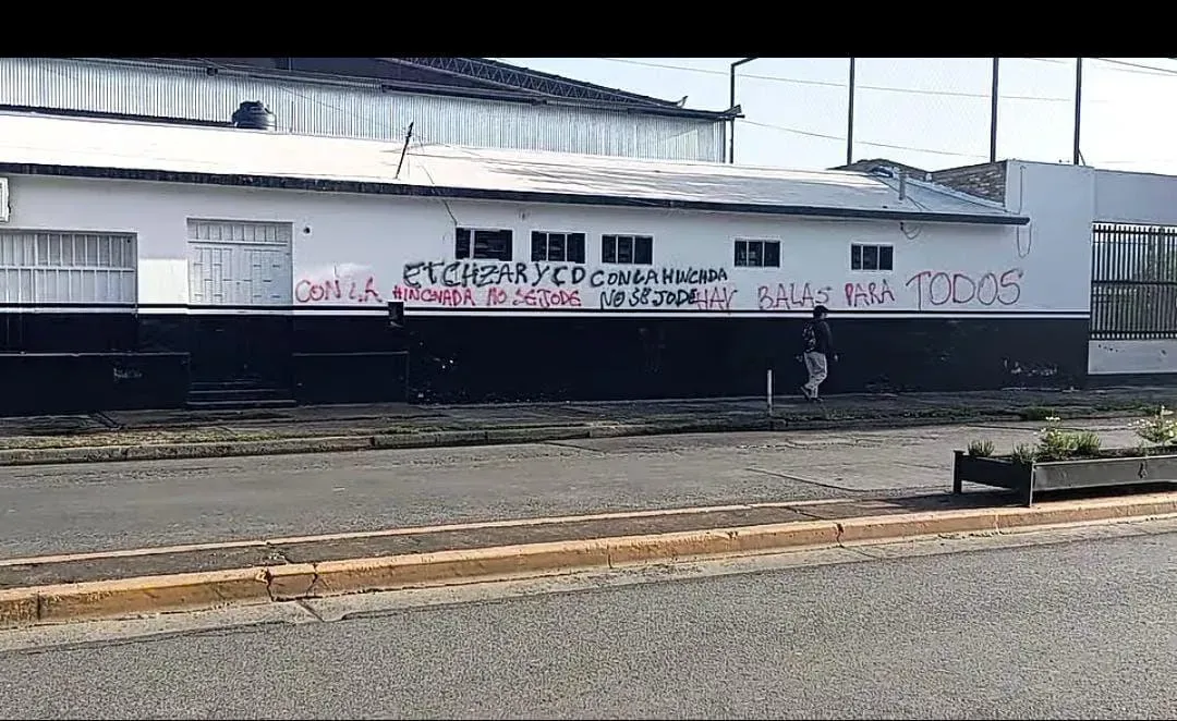 detienen a un sospechoso por las pintadas amenazantes contra la dirigencia de central norte