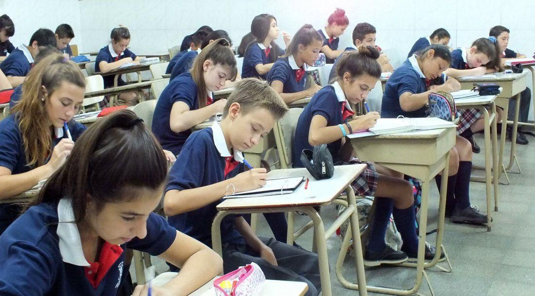 el gobierno oficializo hoy los vouchers educativos para colegios privados
