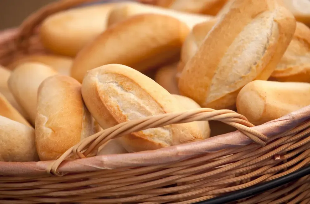 consumo de pan las ventas caen hasta 30 y el sector panadero atraviesa su peor ano