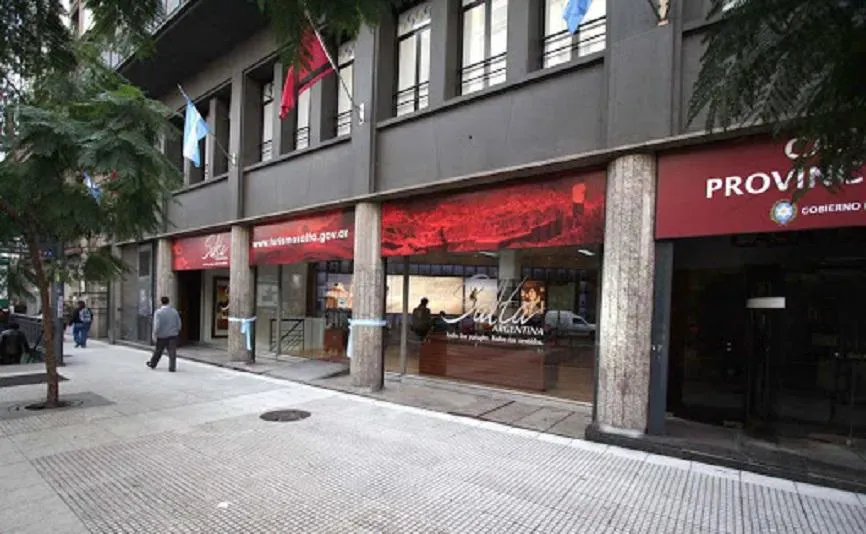 saenz abrio la casa de salta a los artistas y los invito a exponer sin costo en buenos aires
