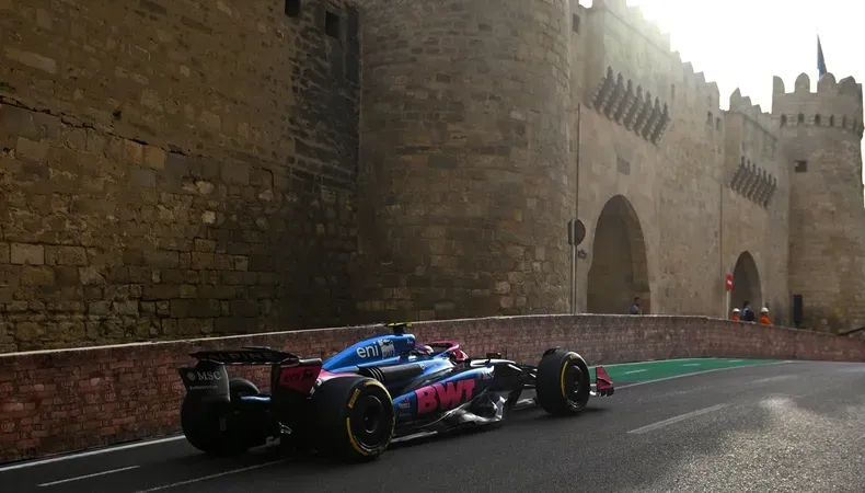 franco colapinto choco contra el muro durante la clasificacion del gran premio de azerbaiyan en baku