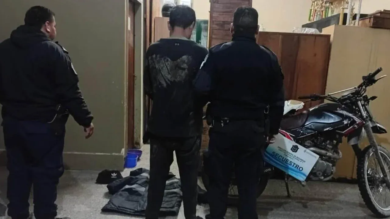 detienen en cerrillos a un sospechoso de homicidio tras intentar huir en moto robada