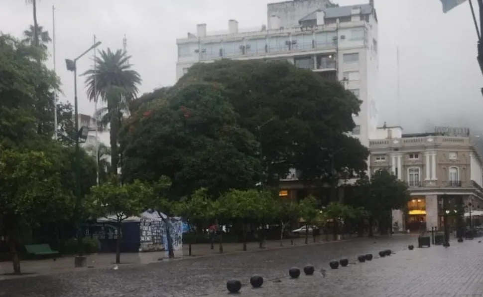 martes gris en salta lloviznas humedad alta y una maxima de 19 grados