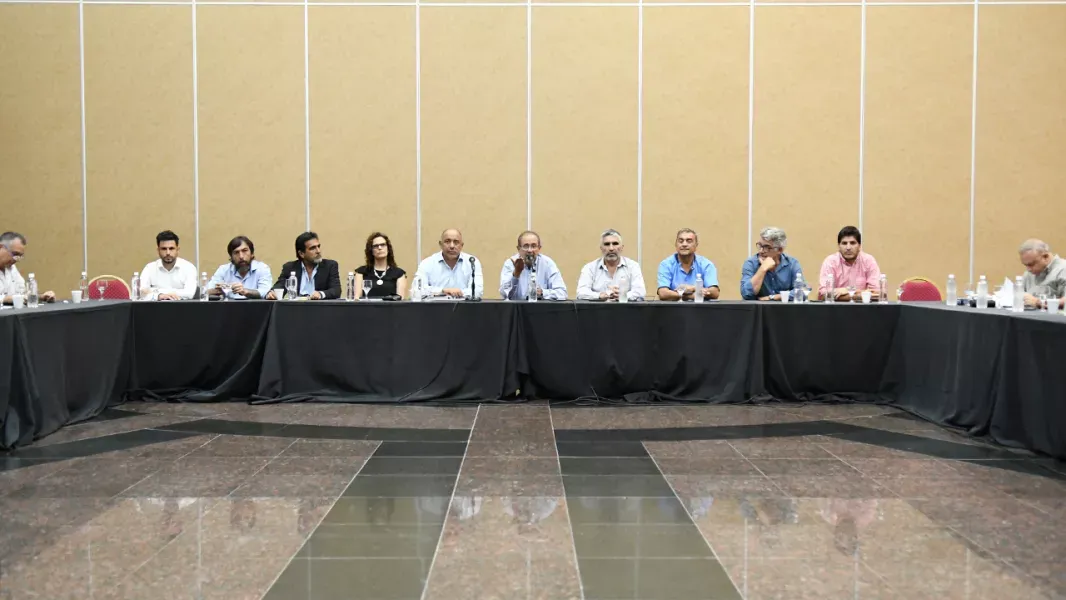 dib ashur despeja rumores no hay pase de sueldos al nacion y las paritarias siguen en pie