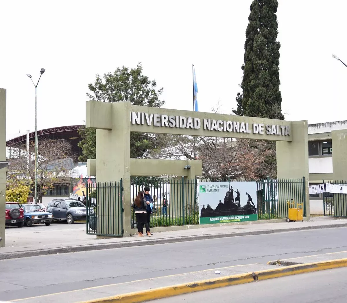 la unsa evalua el cobro de la matricula a extranjeros que opinan los saltenos