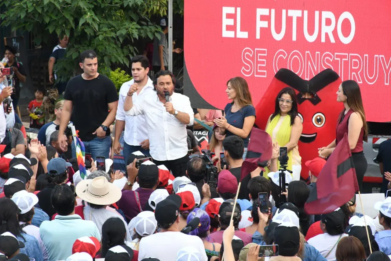 saenz llamo a votar con el poncho en el corazon y se desmarco del poder porteno