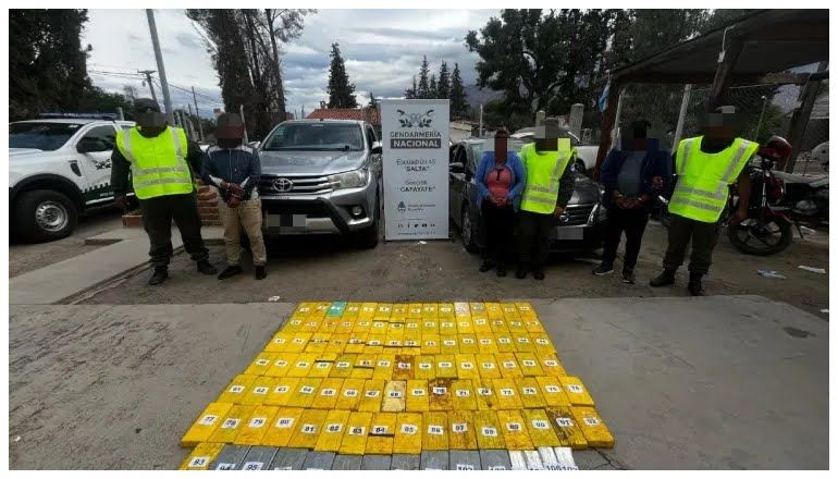 cafayate trasladaban mas de 100 kilos de cocaina los pescaron en un control rutinario