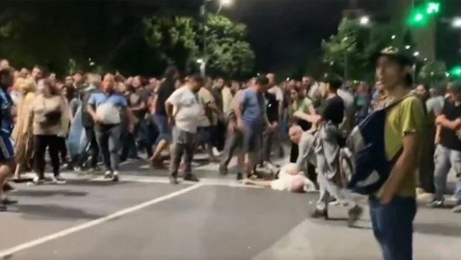 un hombre murio tras descompensarse durante un cacerolazo en contra de milei