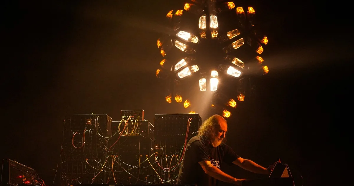 Música electrónica y esculturas de luz: así abrió MUTEK.AR en el Teatro San Martín