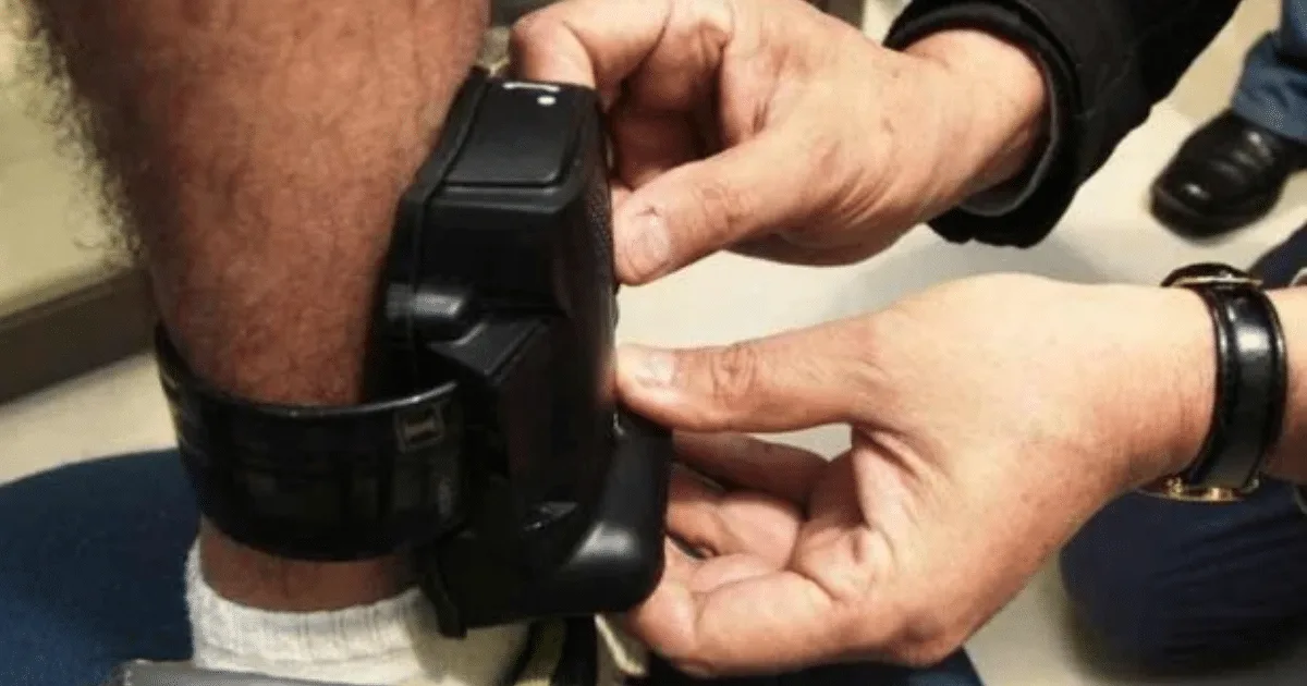 la justicia saltena habilita el uso de tobilleras electronicas para adolescentes procesados
