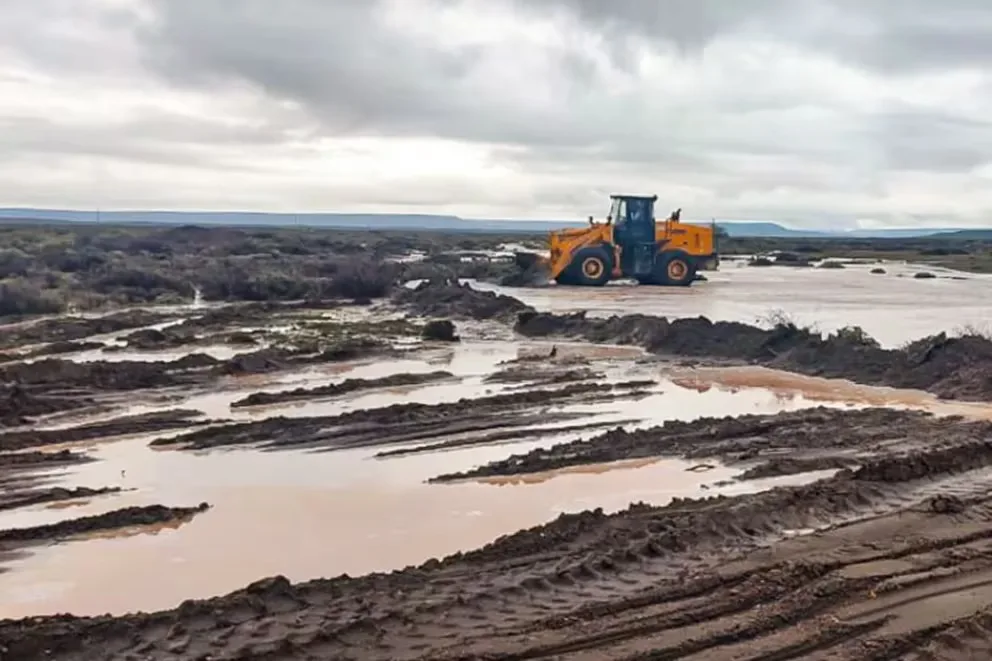 Neuquén declaró la emergencia meteorológica por seis meses tras un temporal que aisló pueblos enteros