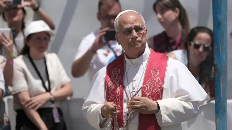 buscan una cancion para la visita del papa leon xiv quienes pueden participar y hasta cuando