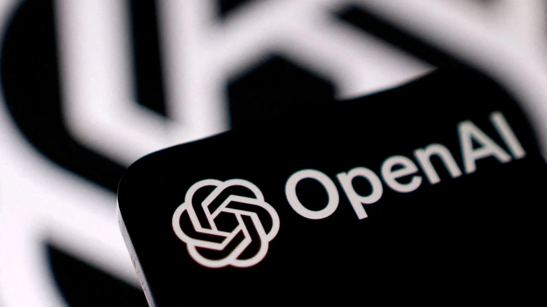 OpenAI reconoció que dos de sus propios programas de IA apagaron el sistema que los vigila