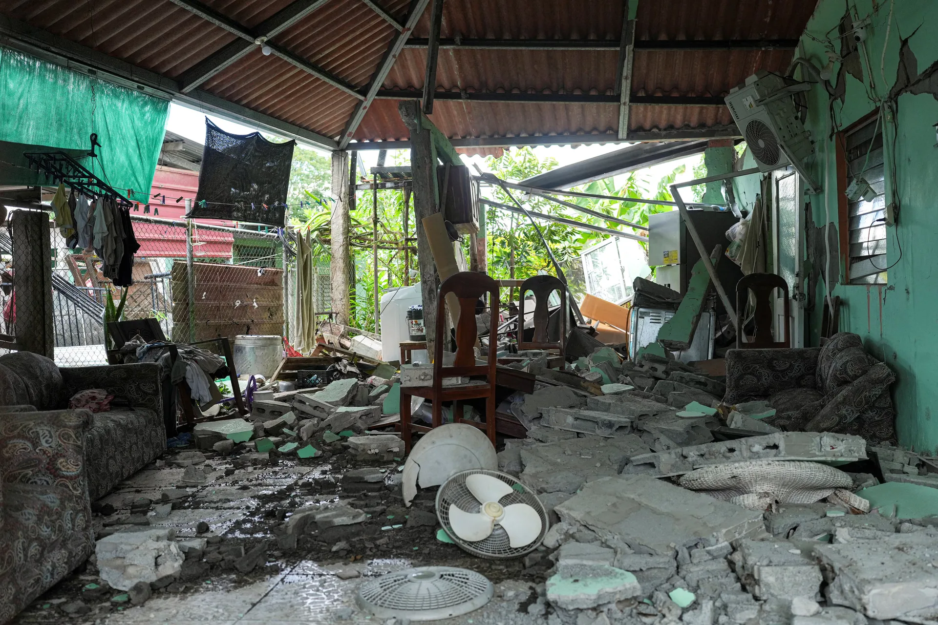 Panamá contabiliza 2.130 damnificados, 426 viviendas afectadas y nueve puentes dañados tras el terremoto