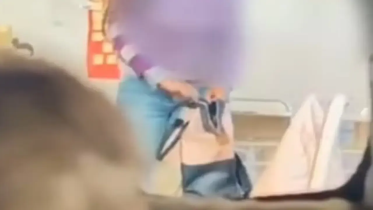 escandalo en un terciario profesora les robaba plata a sus propias alumnas video
