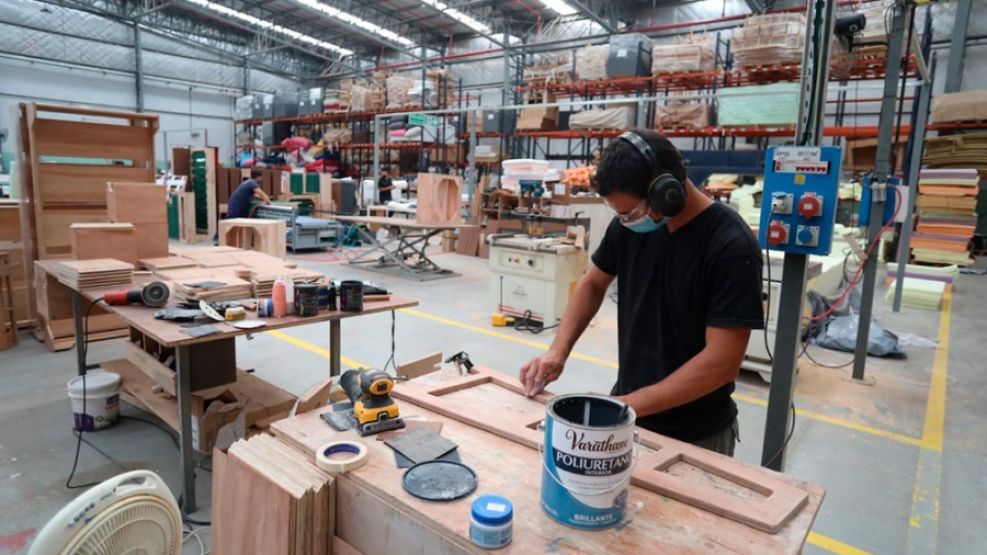 pymes en alerta advierten que endeudarse para pagar gastos puede agravar la crisis