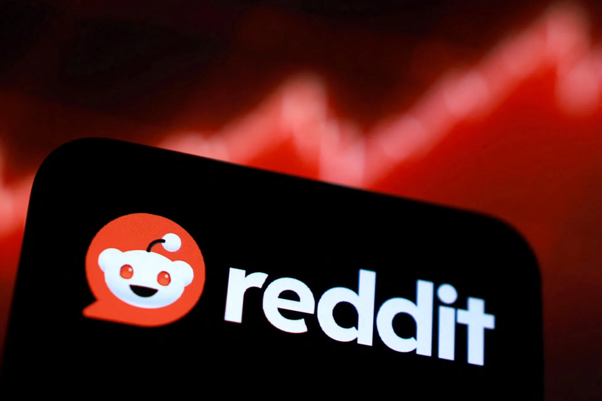 Reddit perdió casi un tercio de su valor en Wall Street en un solo día