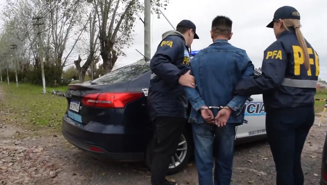 expulsan del pais a ciudadano chino acusado por triple homicidio