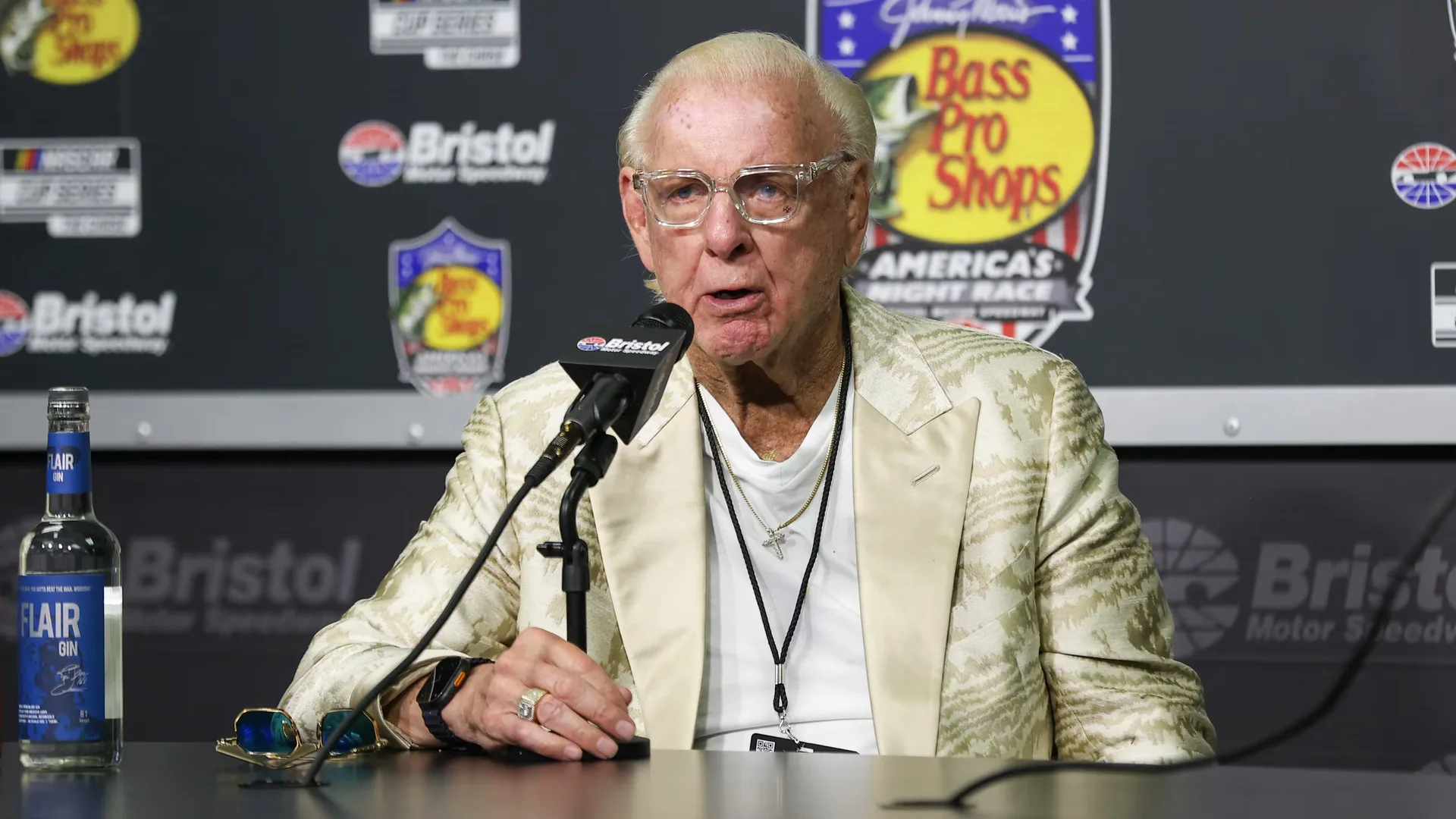 Ric Flair, leyenda de la lucha libre, quedó hospitalizado tras desplomarse en una calle de Tampa
