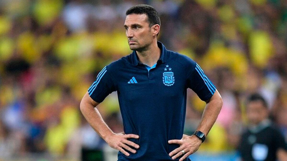 scaloni viajaria para el sorteo de la copa america y luego se definiria su futuro en la seleccion