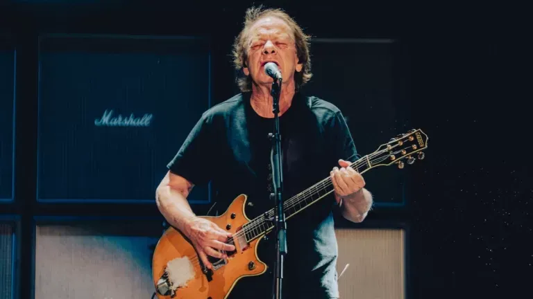 internaron a stevie young el guitarrista de ac dc como esta su salud y que pasara con los conciertos en argentina
