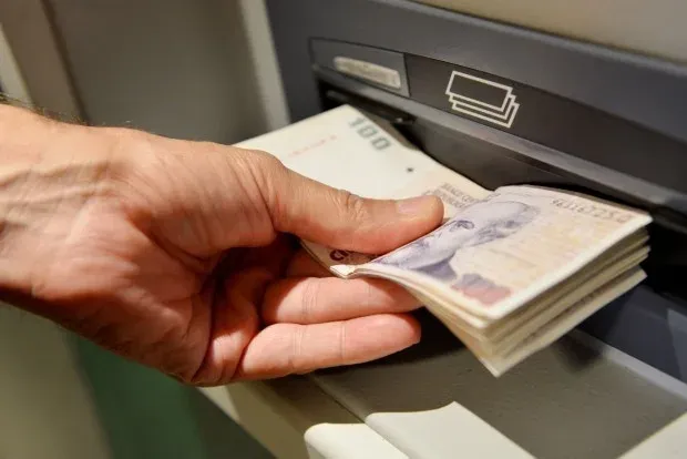 el bono ya esta en cuenta la provincia deposito los 200 000 para empleados publicos