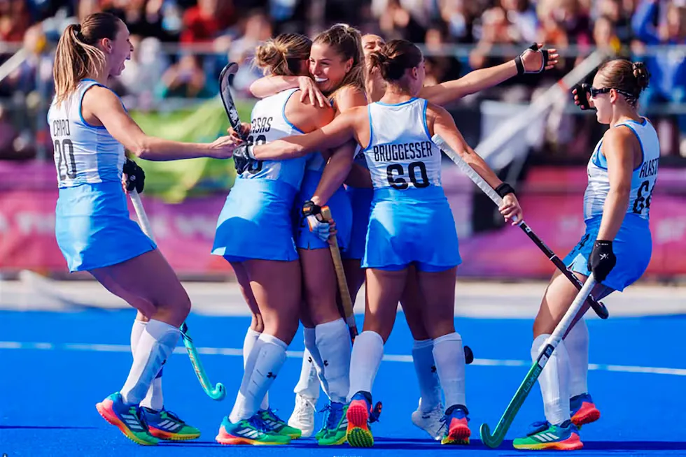 Una sana costumbre: oro para Las Leonas y Los Leones en los Suramericanos Santa Fe 2026