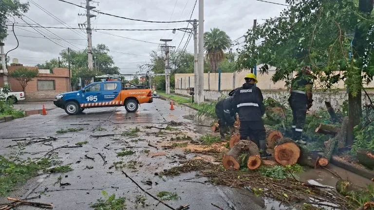 las lluvias provocaron cerca de 20 incidentes y se mantiene la alerta amarilla