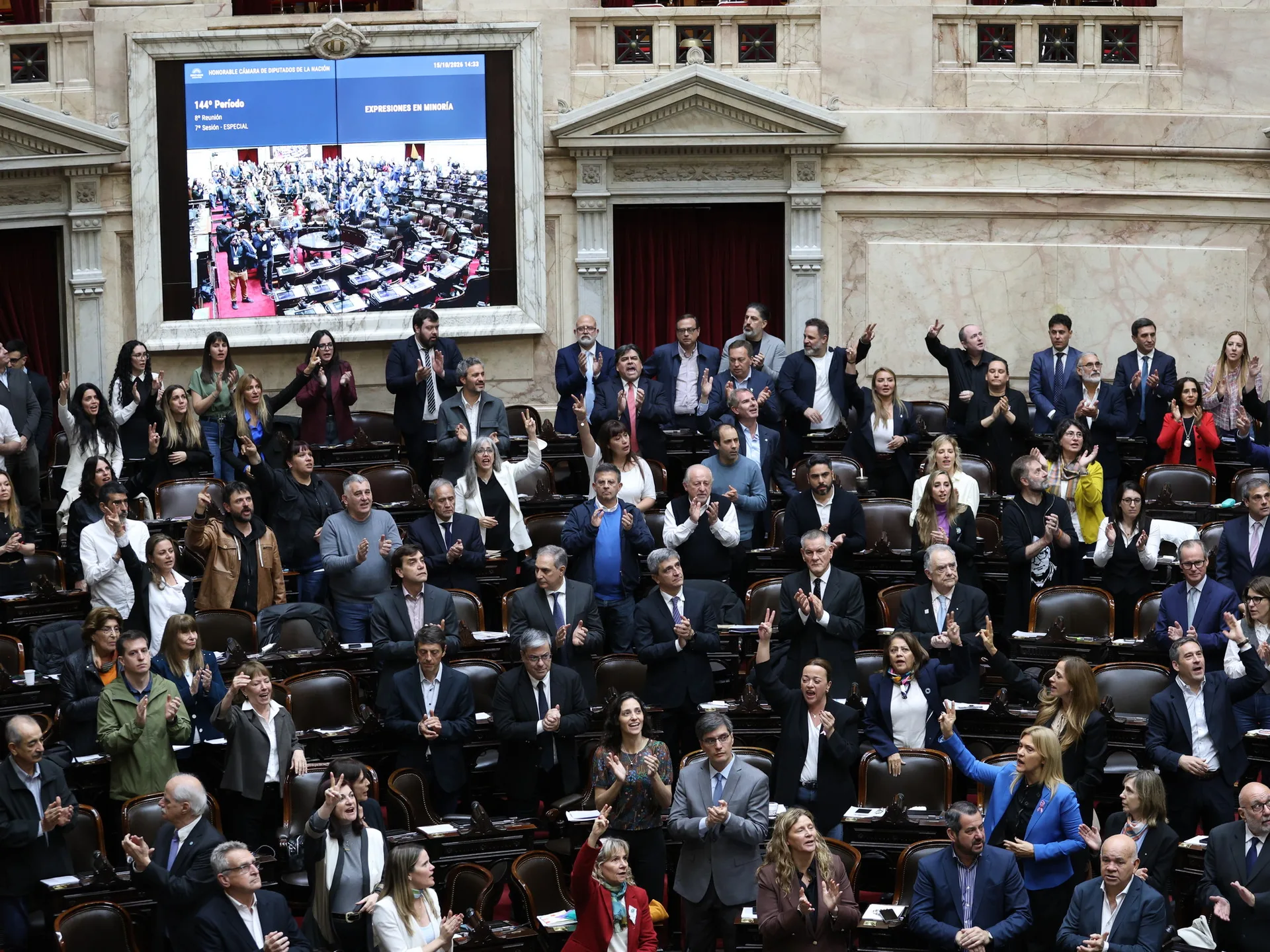 Tras el fracaso para voltear el DNU 70, Sáenz dividió a sus diputados y la tensión quedó puertas adentro de la oposición