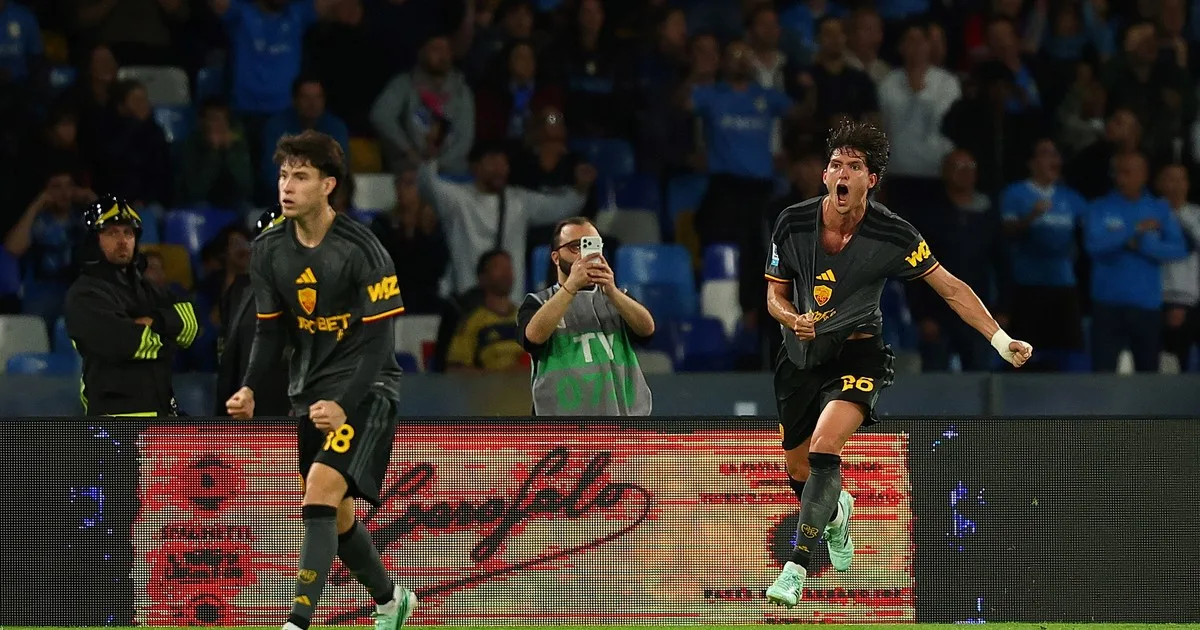 Un cambio con tres argentinos le salvó a la Roma un empate de infarto ante Napoli