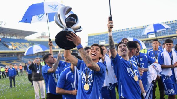velez vencio 2 a 0 a central cordoba y se consagro campeon de la supercopa argentina