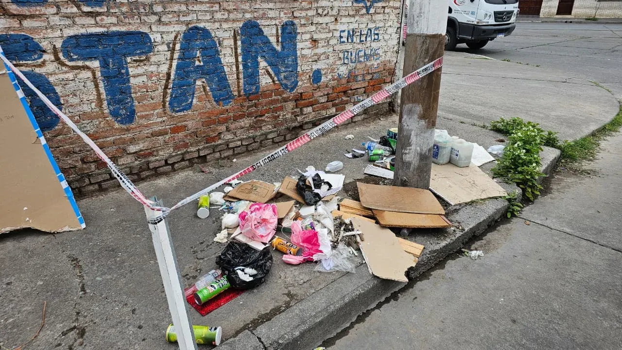 un asco clausuran una veterinaria por arrojar residuos patogenos en la via publica