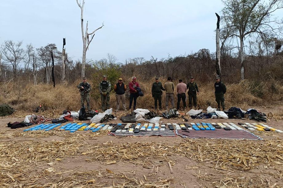 embarcacion condenan a 10 y 8 anos de prision a cuatro hombres por transportar 195 kilos de cocaina en mochilas