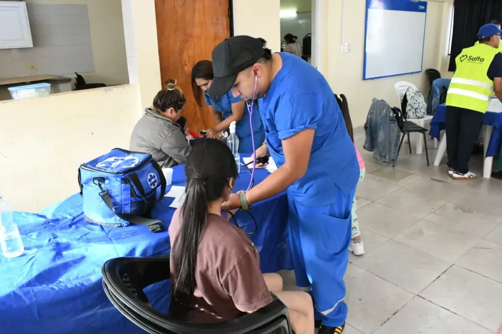 aptos fisicos el operativo volviendo a clases llega a barrio limache