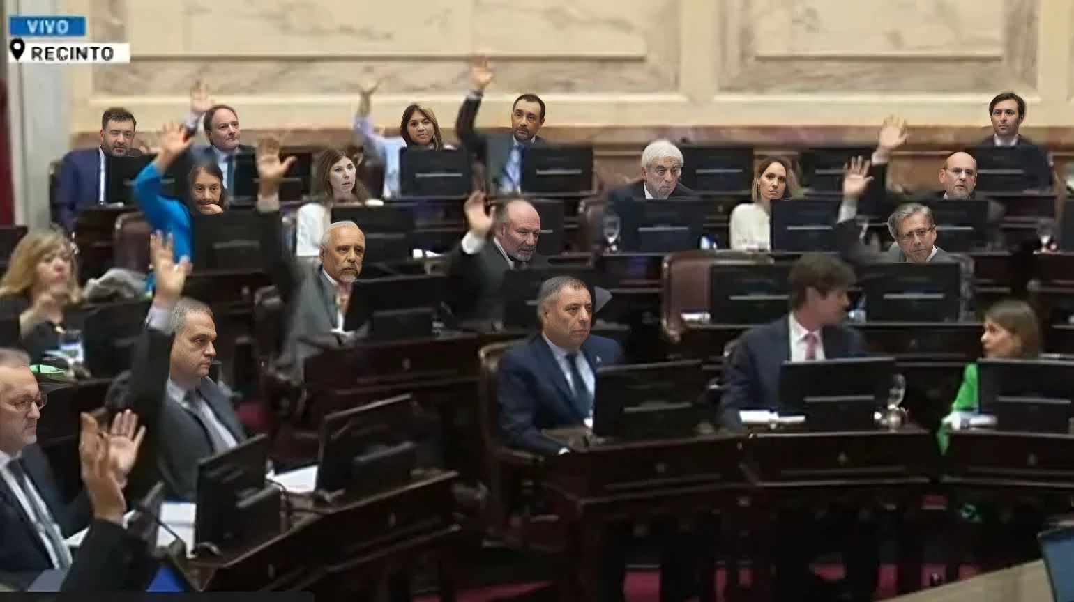 senadores se subieron los sueldos pasaran de 19 millon a 67 millones romero fue uno de los propulsores de la suba