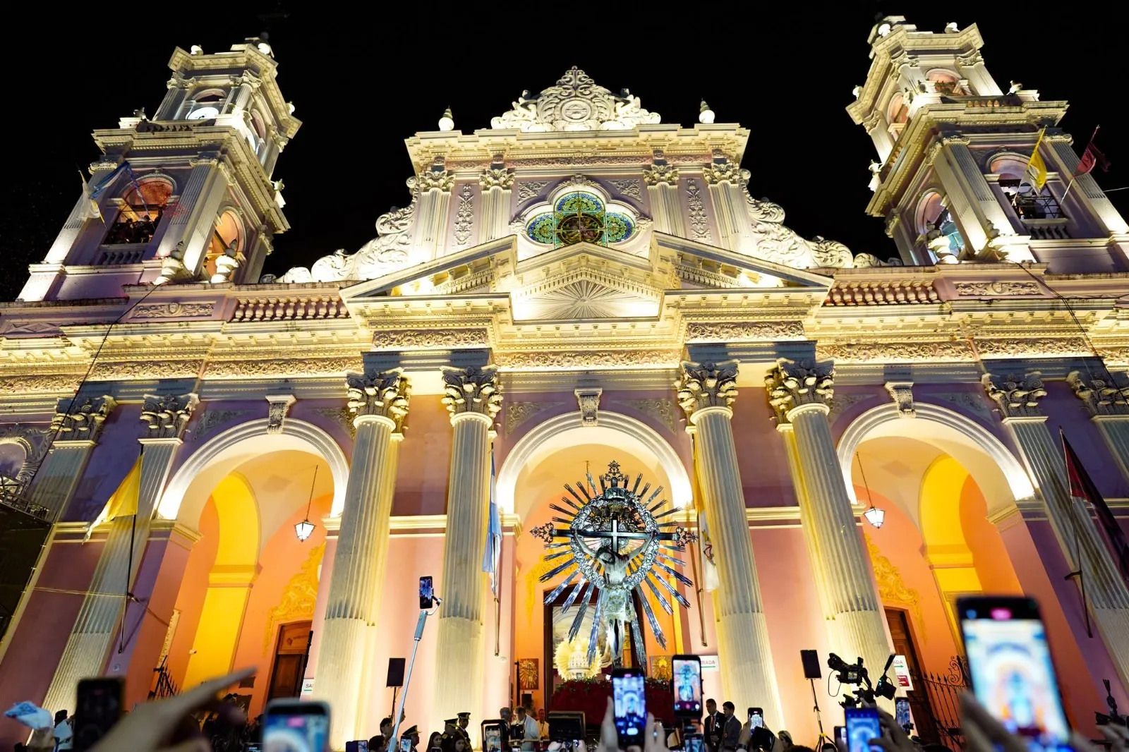 Salta volvió a abrazar el Milagro: 680 mil fieles renovaron su Pacto de Fidelidad