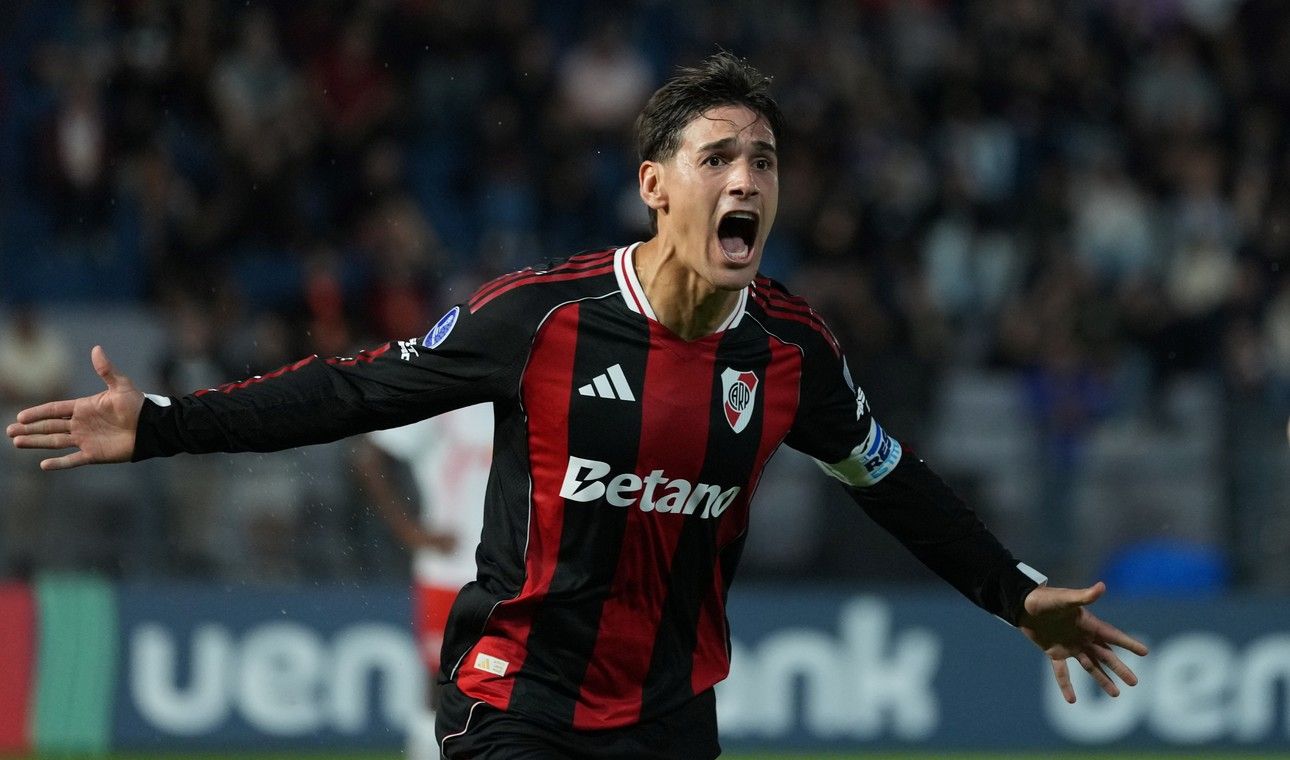 victoria agonica de river en brasil con un cabezazo de martinez quarta derroto 1 0 a bragantino