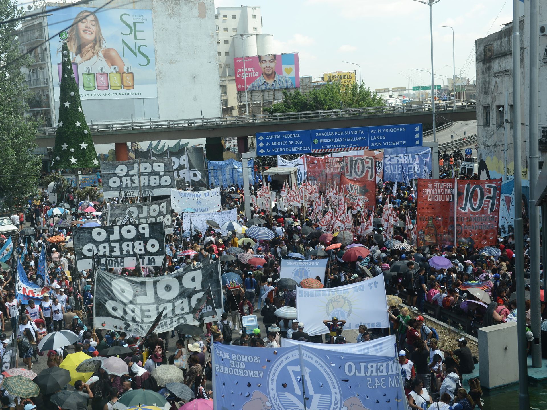 el gobierno endurece las medidas contra los piquetes y anuncia multas y sanciones
